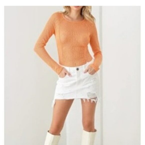 White Denim Skirt, Trendy Frayed, Size M, New with Tags - Picture 1 of 3